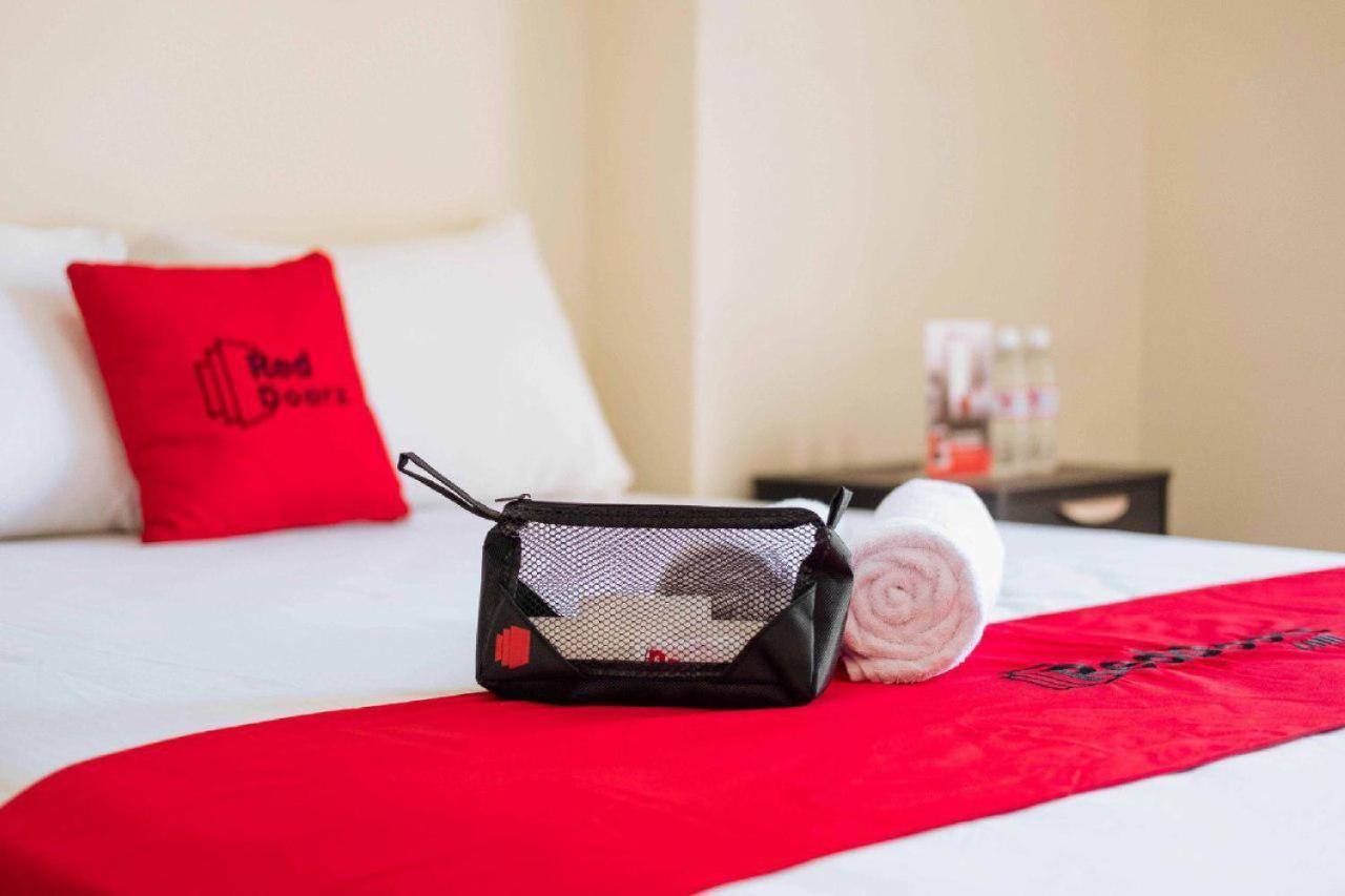 Reddoorz Near Manhattan Times Square 2 Medan